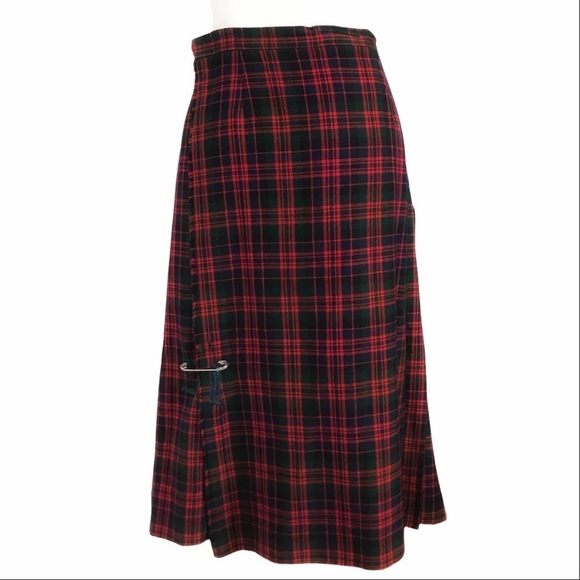 Plaid A-Line Skirt in Red and Black - Picture 3 of 10